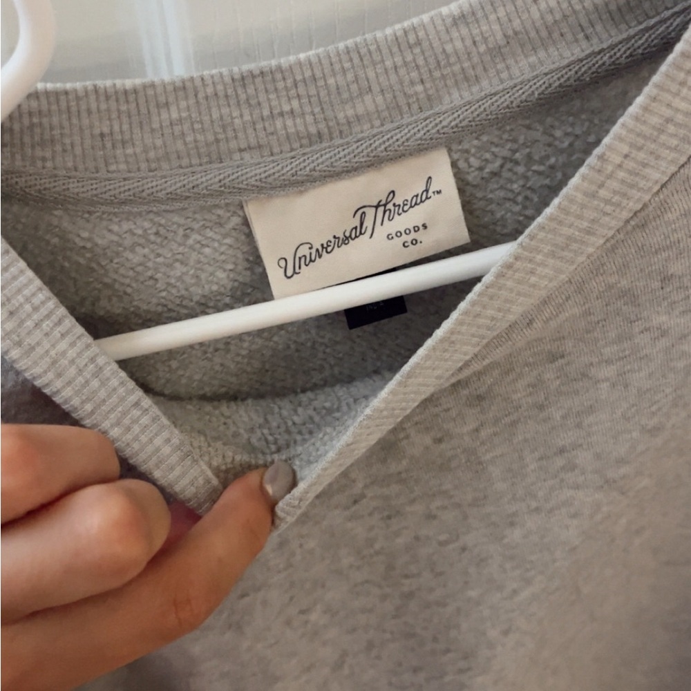 Universal Thread Light Gray Pullover